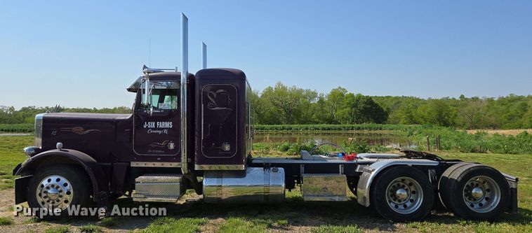 image for item DT6841 1985 Peterbilt 359 semi truck