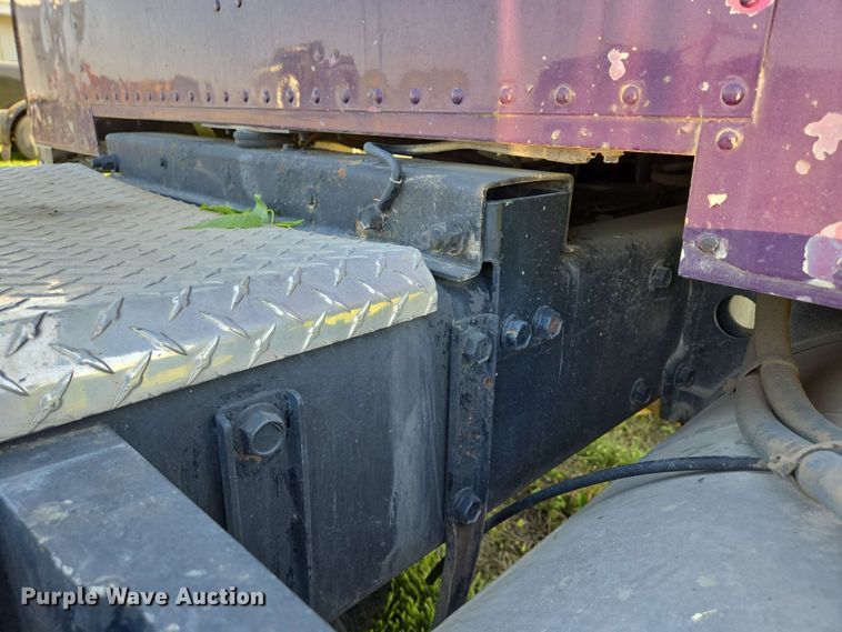 image for item DT6841 1985 Peterbilt 359 semi truck