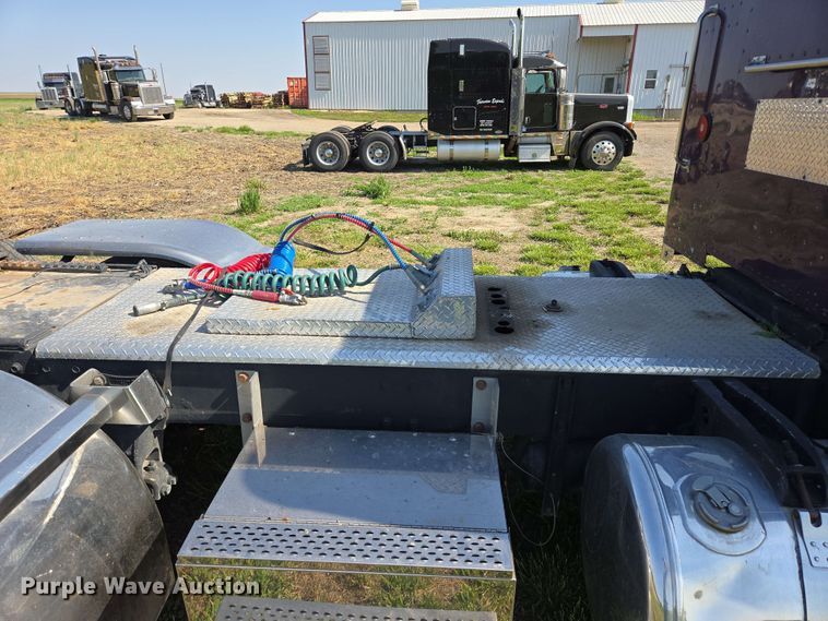 image for item DT6841 1985 Peterbilt 359 semi truck