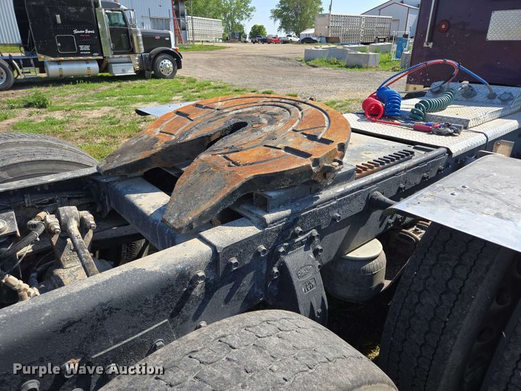 image for item DT6841 1985 Peterbilt 359 semi truck