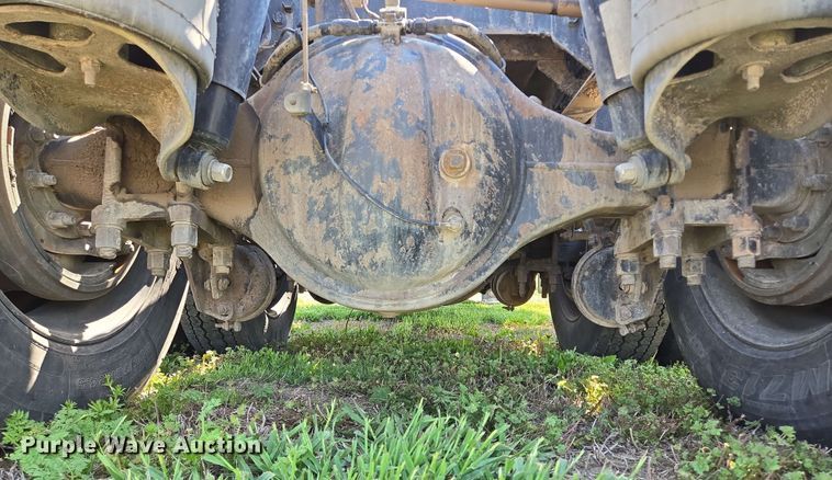 image for item DT6841 1985 Peterbilt 359 semi truck