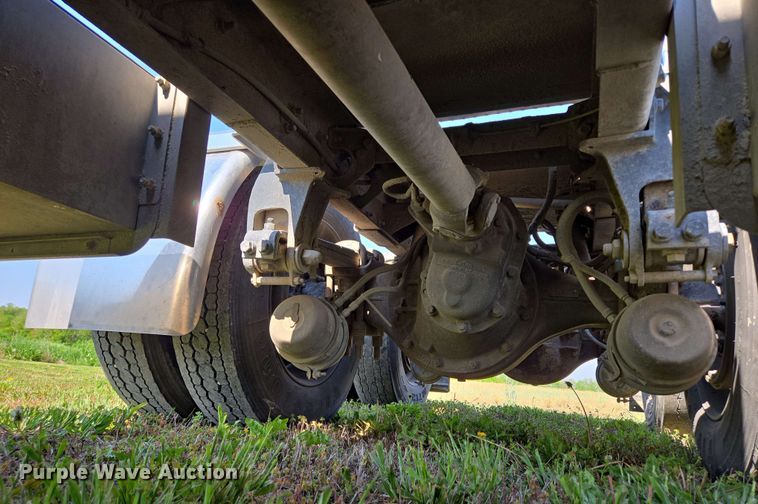 image for item DT6841 1985 Peterbilt 359 semi truck