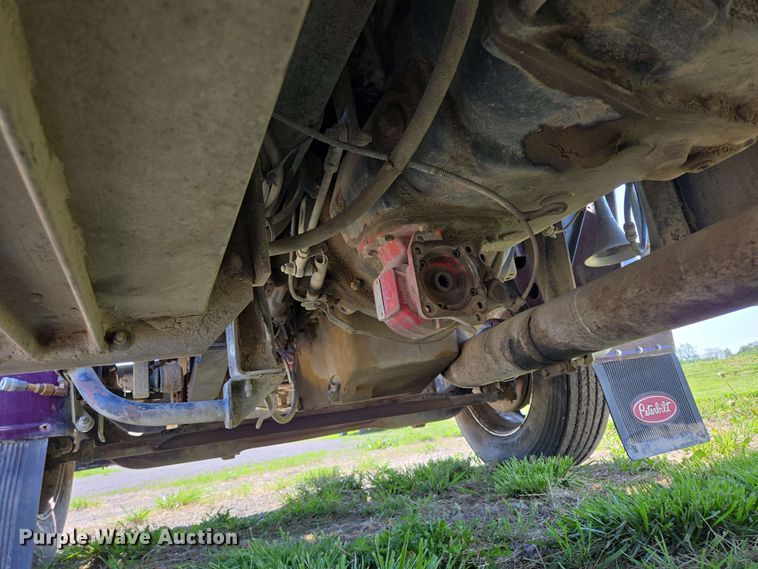 image for item DT6841 1985 Peterbilt 359 semi truck