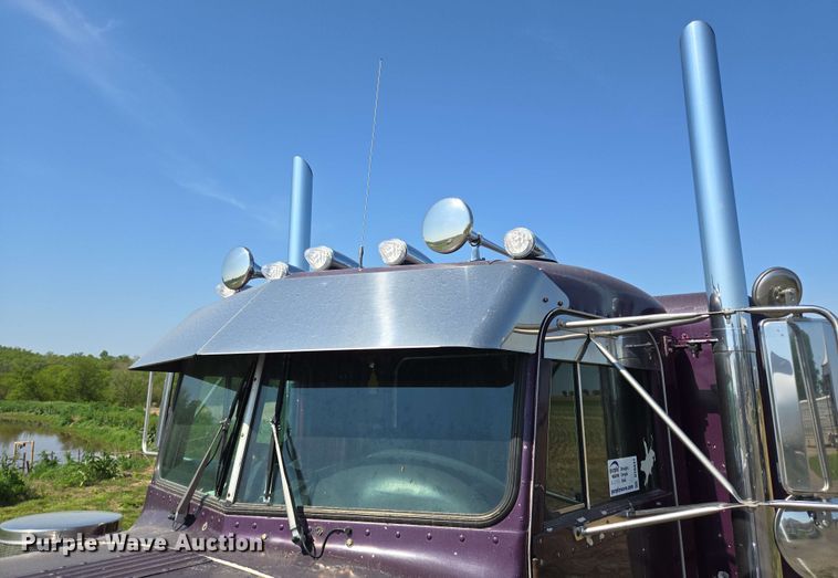 image for item DT6841 1985 Peterbilt 359 semi truck