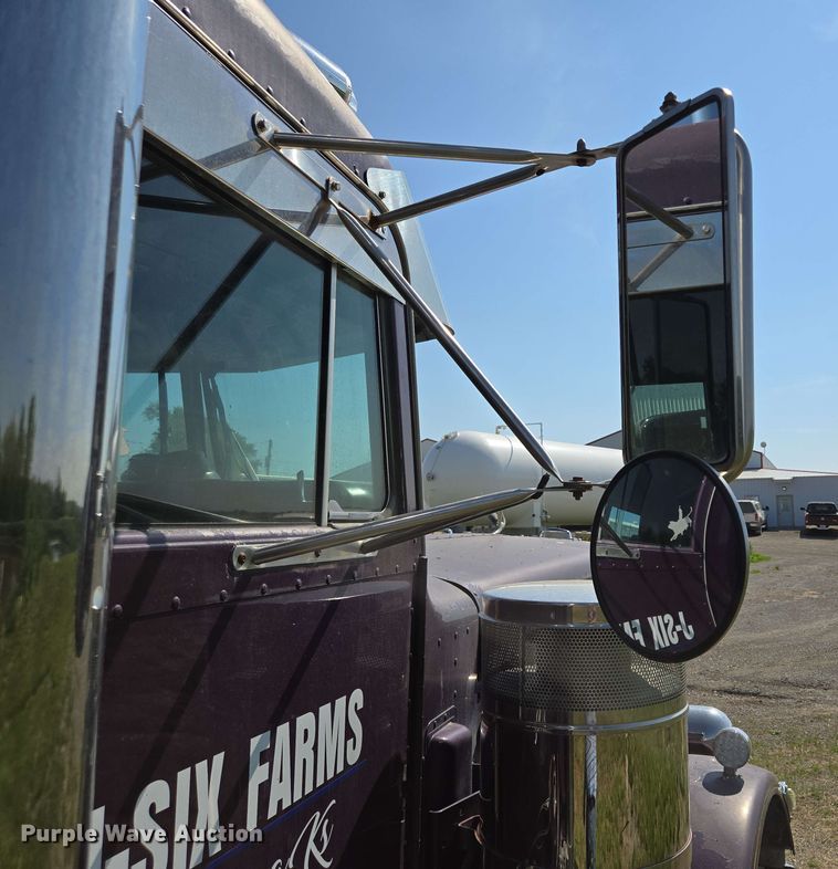 image for item DT6841 1985 Peterbilt 359 semi truck