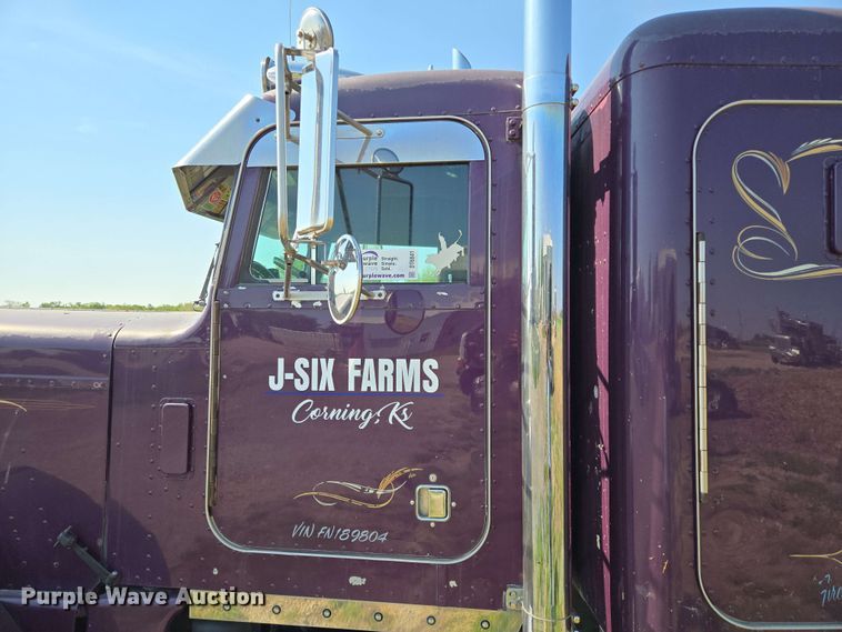 image for item DT6841 1985 Peterbilt 359 semi truck