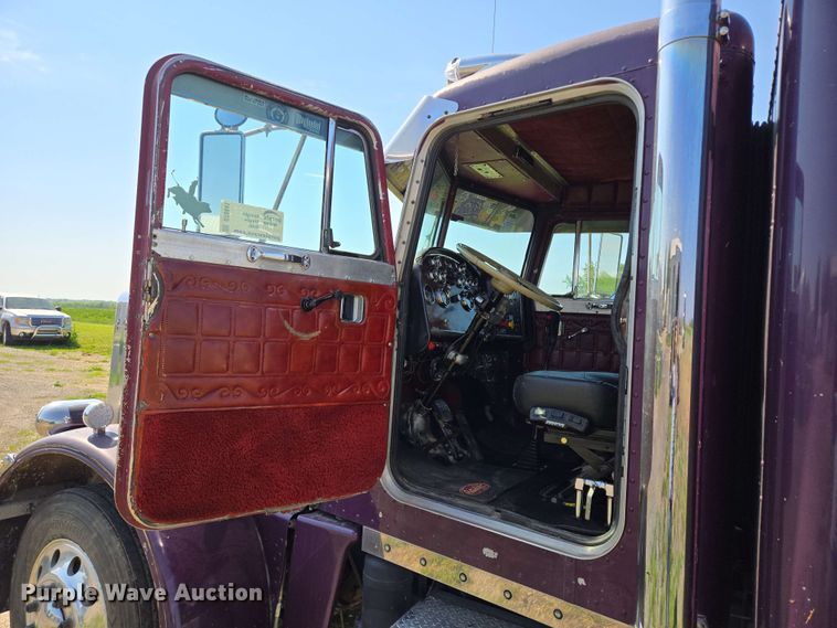 image for item DT6841 1985 Peterbilt 359 semi truck