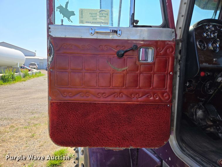 image for item DT6841 1985 Peterbilt 359 semi truck