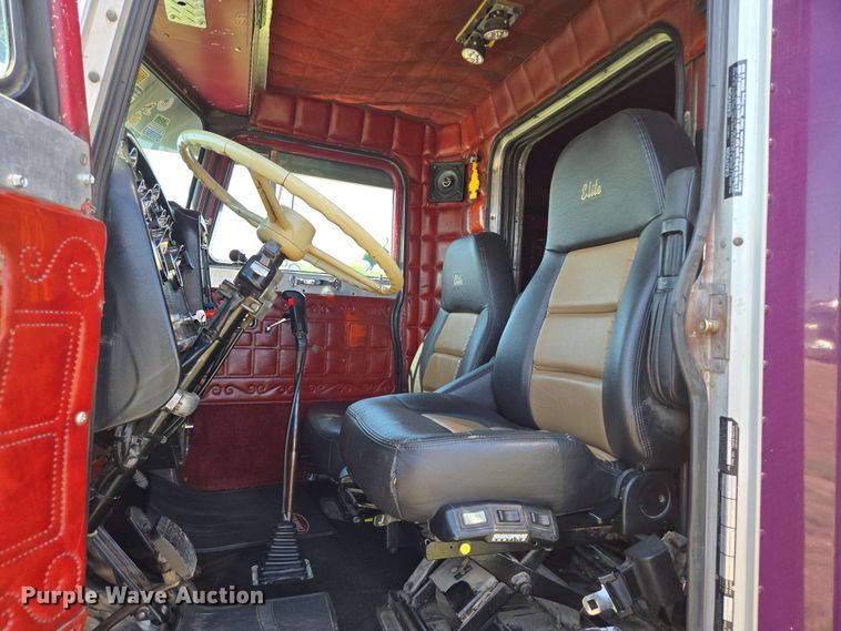 image for item DT6841 1985 Peterbilt 359 semi truck