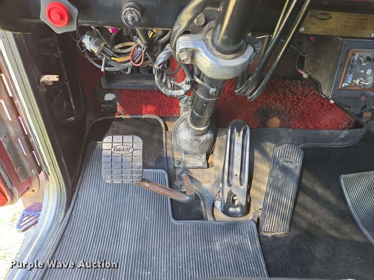 image for item DT6841 1985 Peterbilt 359 semi truck