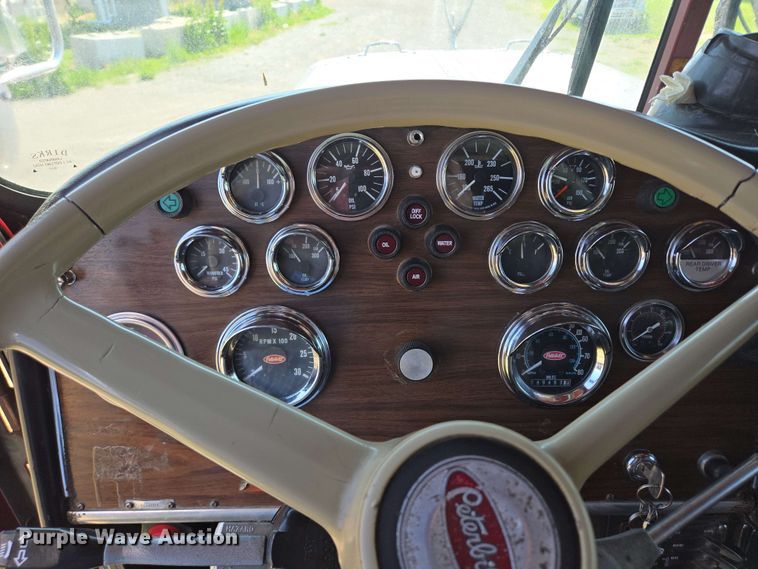 image for item DT6841 1985 Peterbilt 359 semi truck