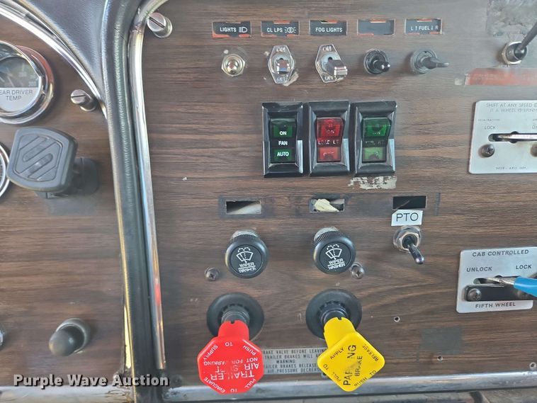 image for item DT6841 1985 Peterbilt 359 semi truck