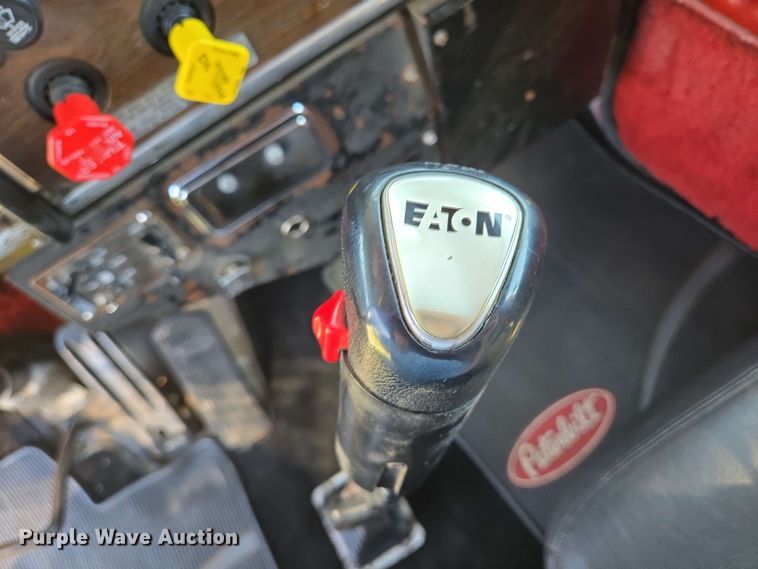 image for item DT6841 1985 Peterbilt 359 semi truck