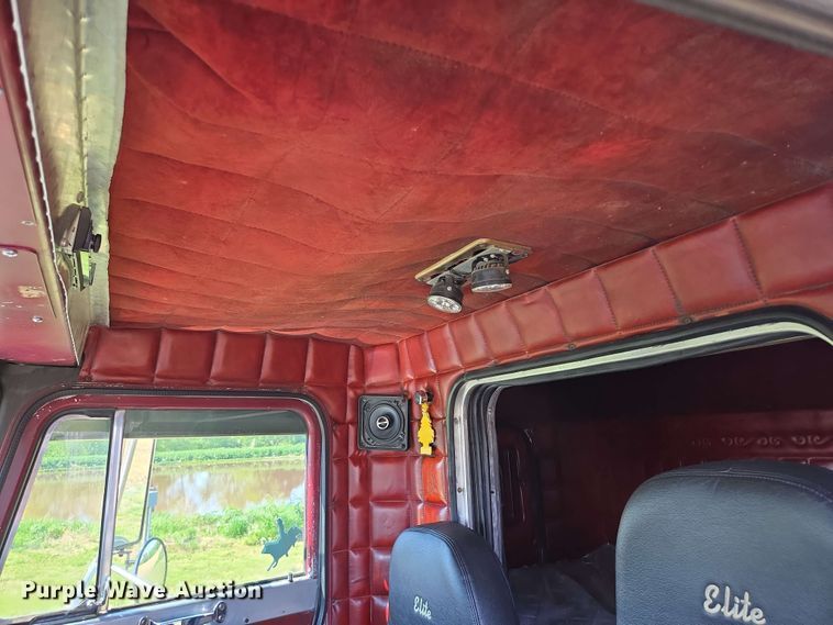 image for item DT6841 1985 Peterbilt 359 semi truck