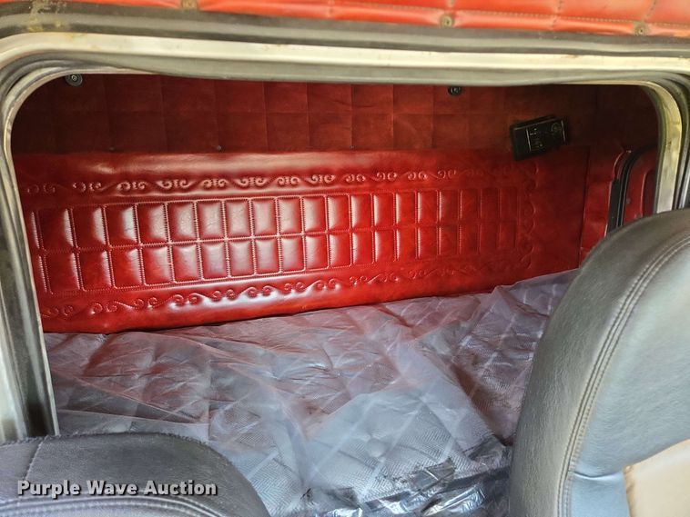 image for item DT6841 1985 Peterbilt 359 semi truck