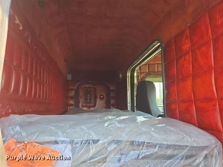 image for item DT6841 1985 Peterbilt 359 semi truck