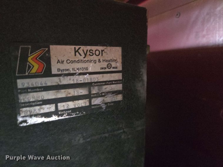 image for item DT6841 1985 Peterbilt 359 semi truck