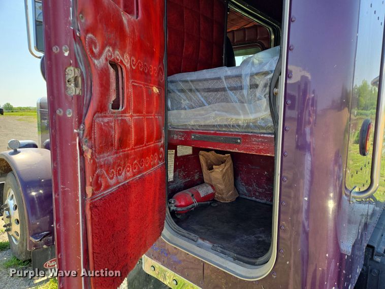 image for item DT6841 1985 Peterbilt 359 semi truck