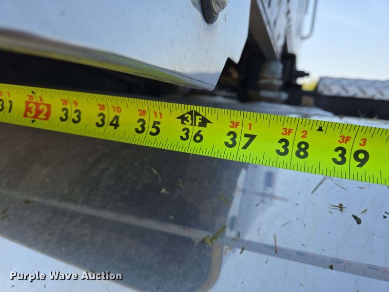 image for item DT6841 1985 Peterbilt 359 semi truck