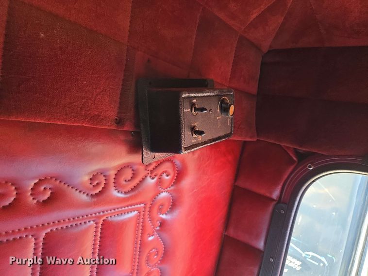 image for item DT6841 1985 Peterbilt 359 semi truck