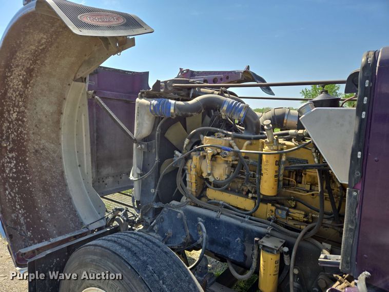 image for item DT6841 1985 Peterbilt 359 semi truck