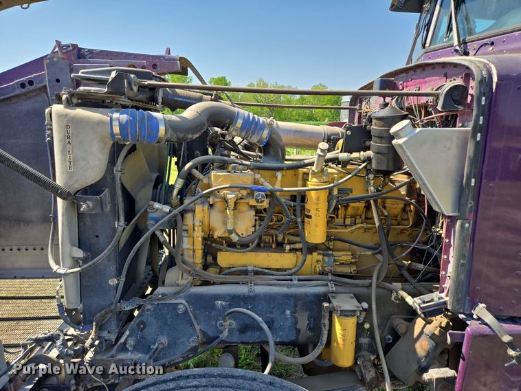 image for item DT6841 1985 Peterbilt 359 semi truck