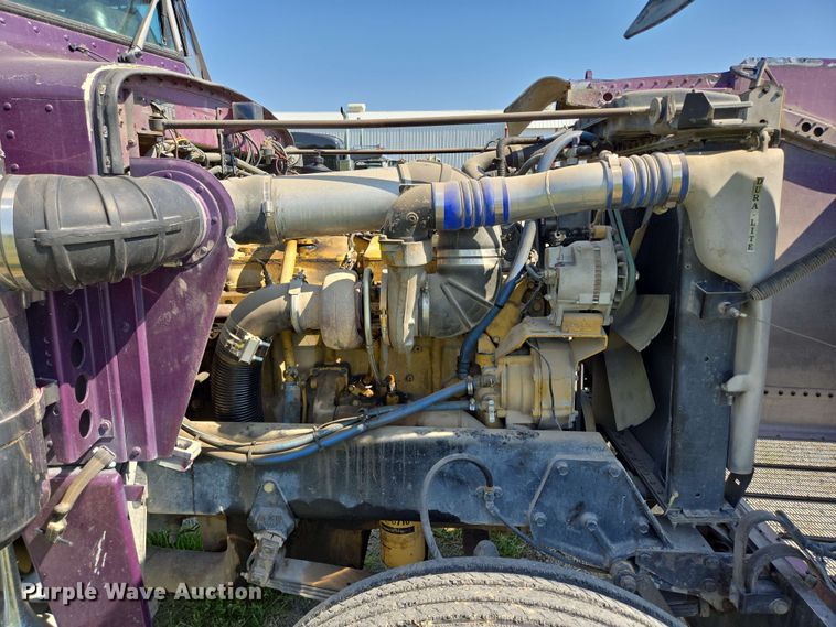 image for item DT6841 1985 Peterbilt 359 semi truck