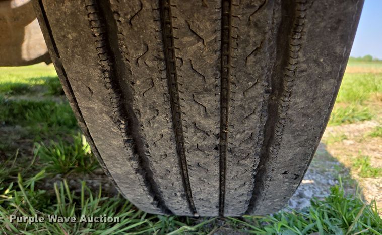 image for item DT6841 1985 Peterbilt 359 semi truck