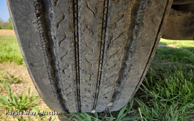 image for item DT6841 1985 Peterbilt 359 semi truck