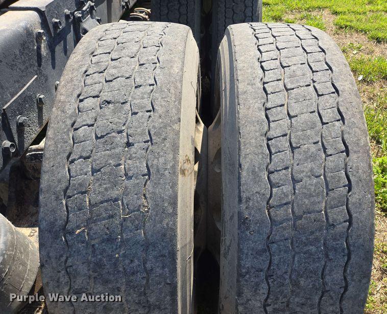 image for item DT6841 1985 Peterbilt 359 semi truck