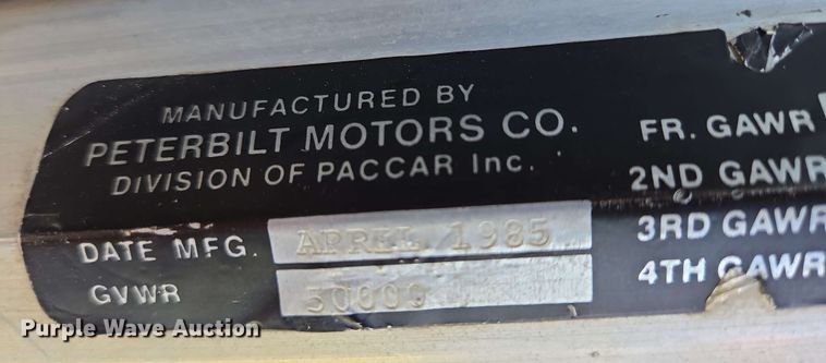 image for item DT6841 1985 Peterbilt 359 semi truck