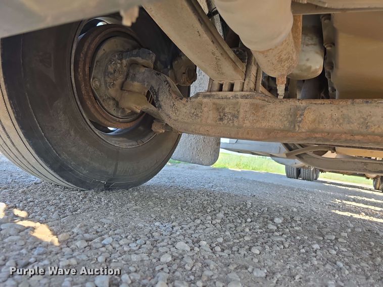 image for item DT6842 2001 Peterbilt 379 semi truck