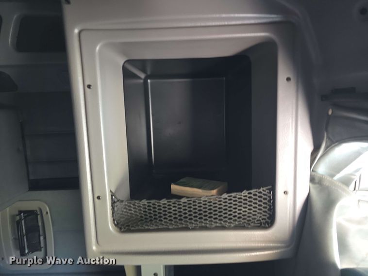 image for item DT6842 2001 Peterbilt 379 semi truck