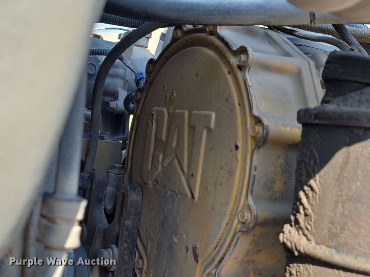 image for item DT6842 2001 Peterbilt 379 semi truck