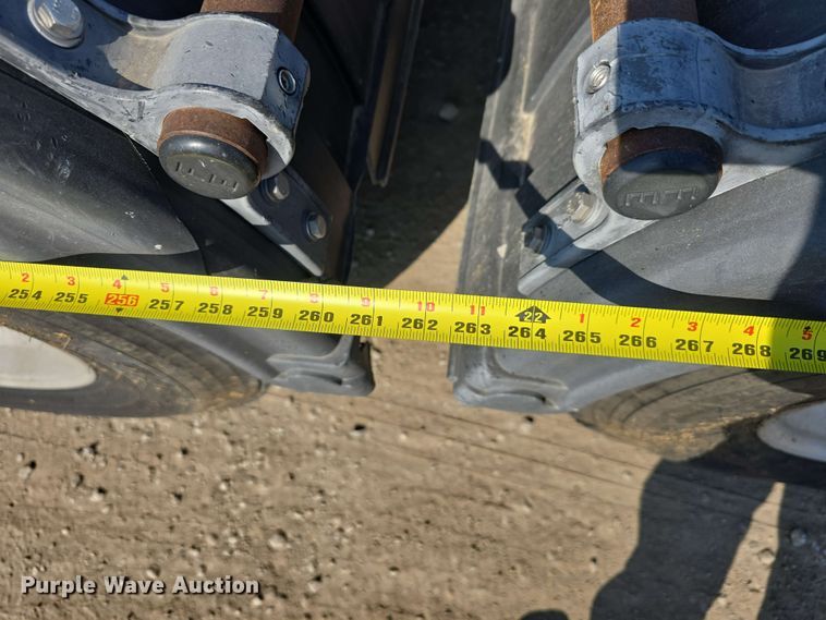 image for item DT6842 2001 Peterbilt 379 semi truck