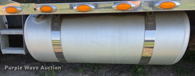 image for item DT6843 2007 Peterbilt 379 semi truck