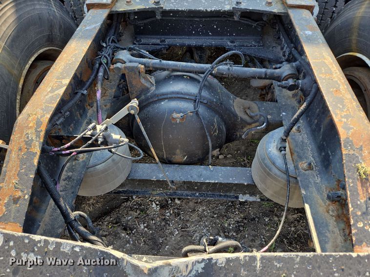 image for item DT6843 2007 Peterbilt 379 semi truck