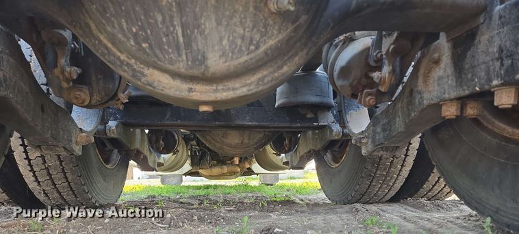 image for item DT6843 2007 Peterbilt 379 semi truck