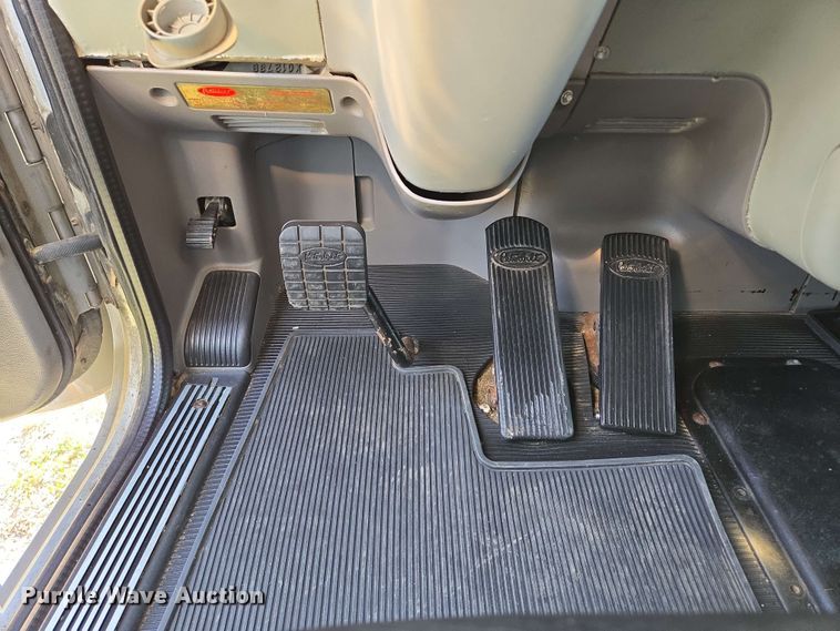 image for item DT6843 2007 Peterbilt 379 semi truck