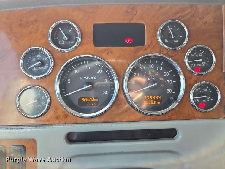 image for item DT6843 2007 Peterbilt 379 semi truck