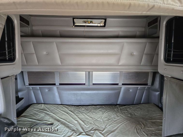 image for item DT6843 2007 Peterbilt 379 semi truck