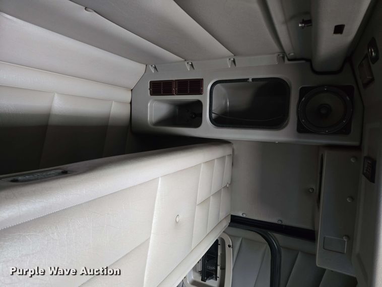 image for item DT6843 2007 Peterbilt 379 semi truck