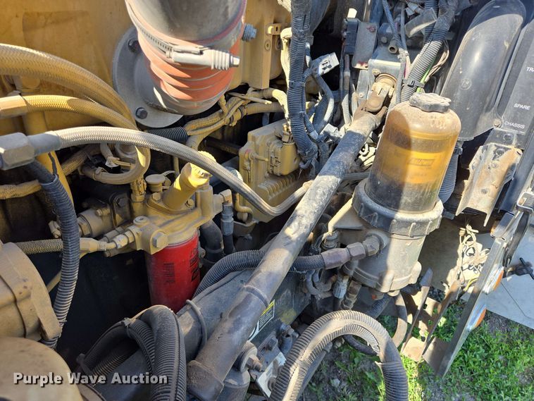 image for item DT6843 2007 Peterbilt 379 semi truck