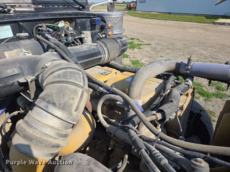 image for item DT6843 2007 Peterbilt 379 semi truck