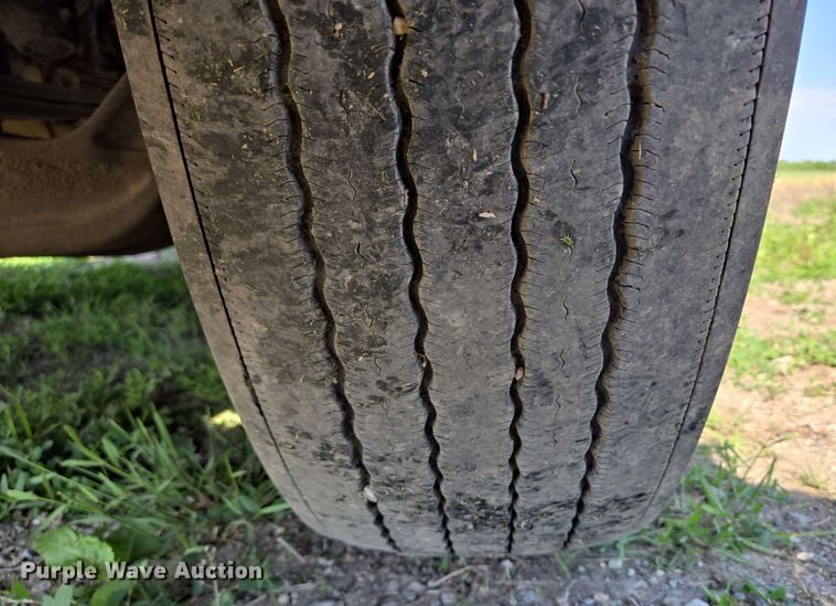 image for item DT6843 2007 Peterbilt 379 semi truck