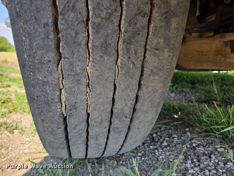 image for item DT6843 2007 Peterbilt 379 semi truck