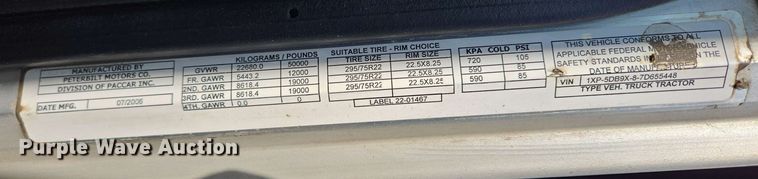 image for item DT6843 2007 Peterbilt 379 semi truck