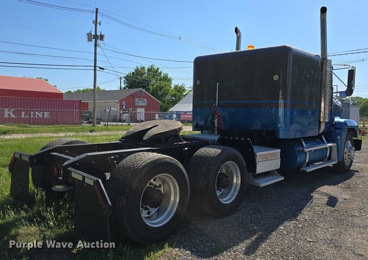 image for item DT6874 1997 Freightliner FLD semi truck
