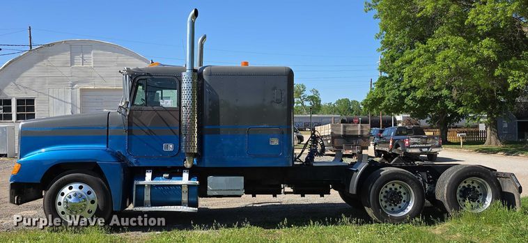 image for item DT6874 1997 Freightliner FLD semi truck