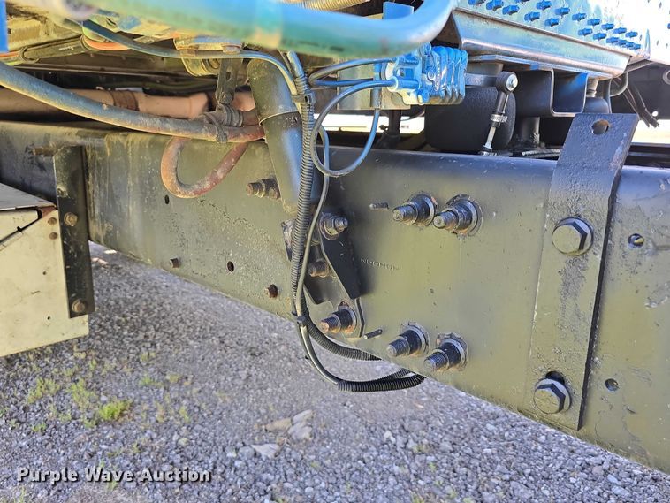 image for item DT6874 1997 Freightliner FLD semi truck